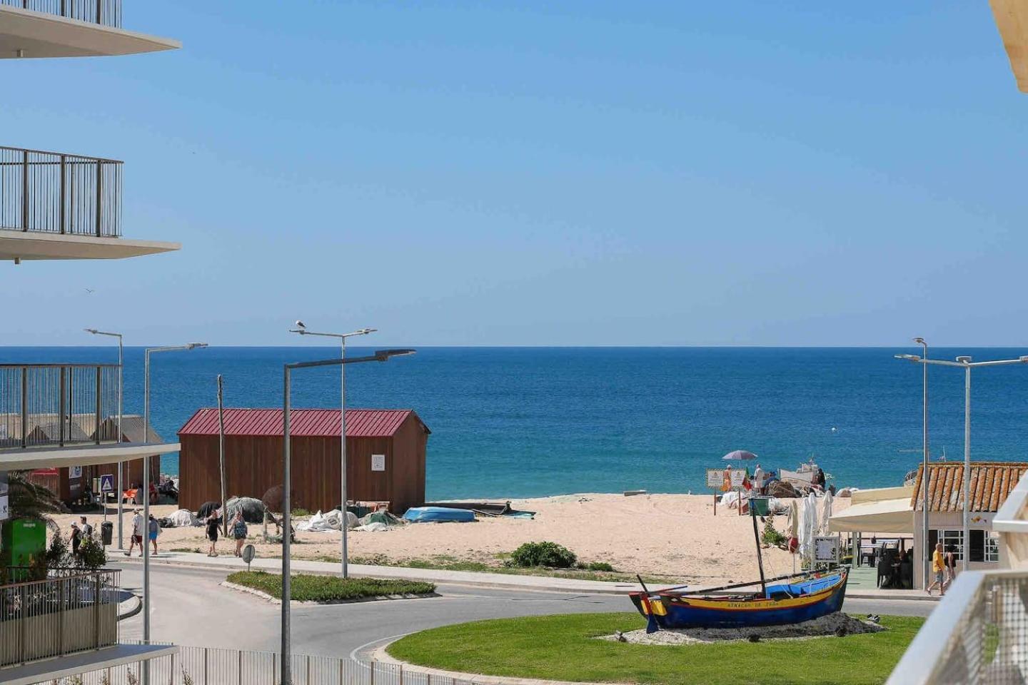Spacious Beach 2 Bedroom Apt Sleep6 By Promenade Armação de Pêra Exterior foto